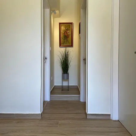 Kontos Mansion * Benícesz
